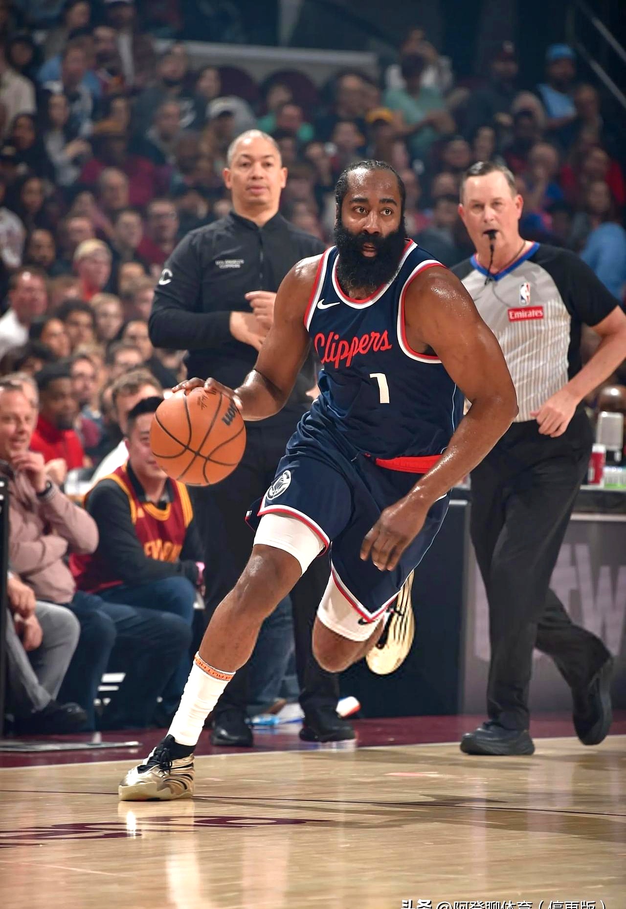 详细阅读:爱游戏官方网站清晨洛杉矶快船更衣室发声——NBA季后赛节点到来,质疑声仍在,医务组通报恢复的简单介绍 爱游戏官方网站清晨洛杉矶快船更衣室发声——NBA季后赛节点到来,质疑声仍在,医务组通报恢复的简单介绍